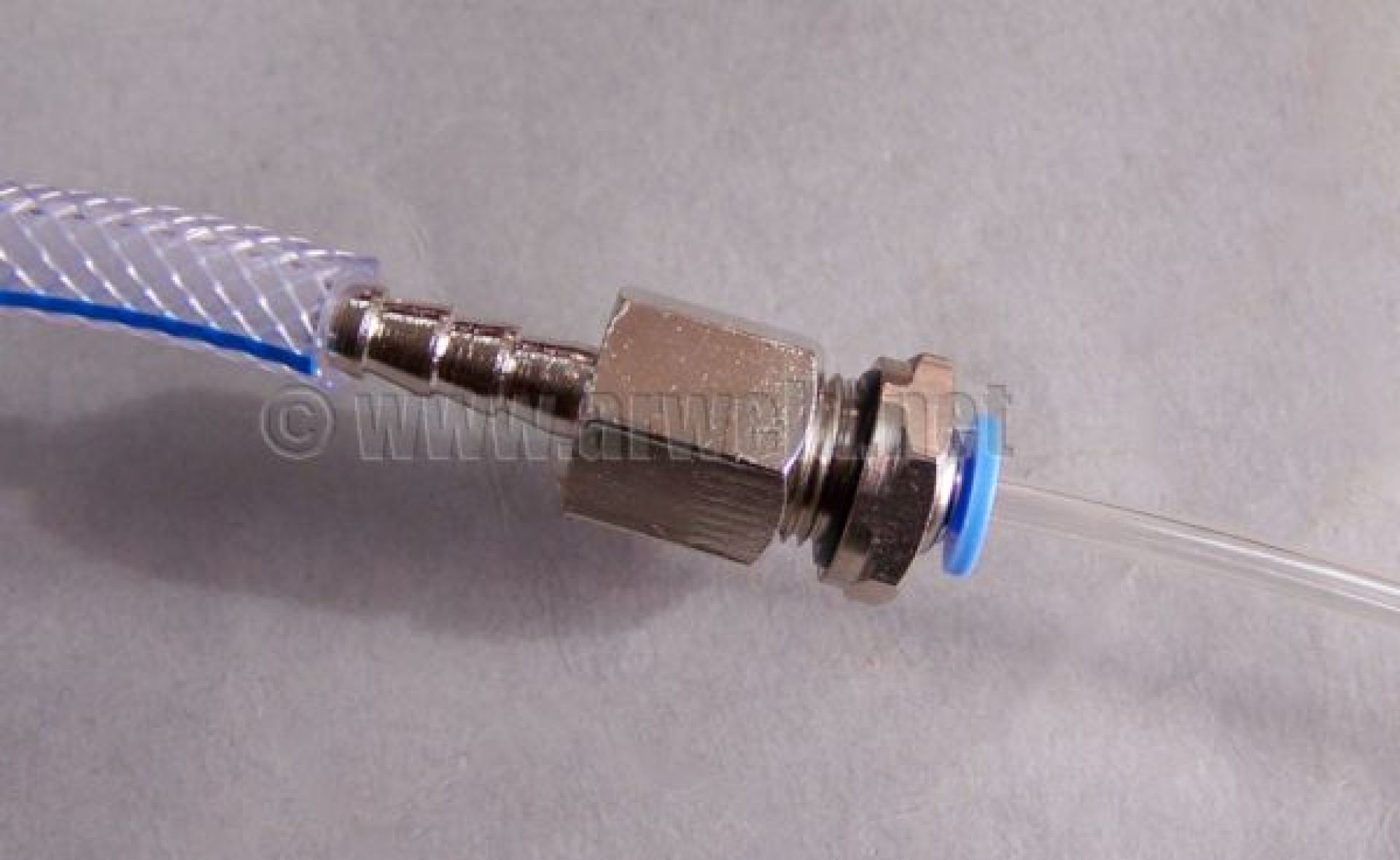 Przejściówka z wyjsciem na wąż 6mm
